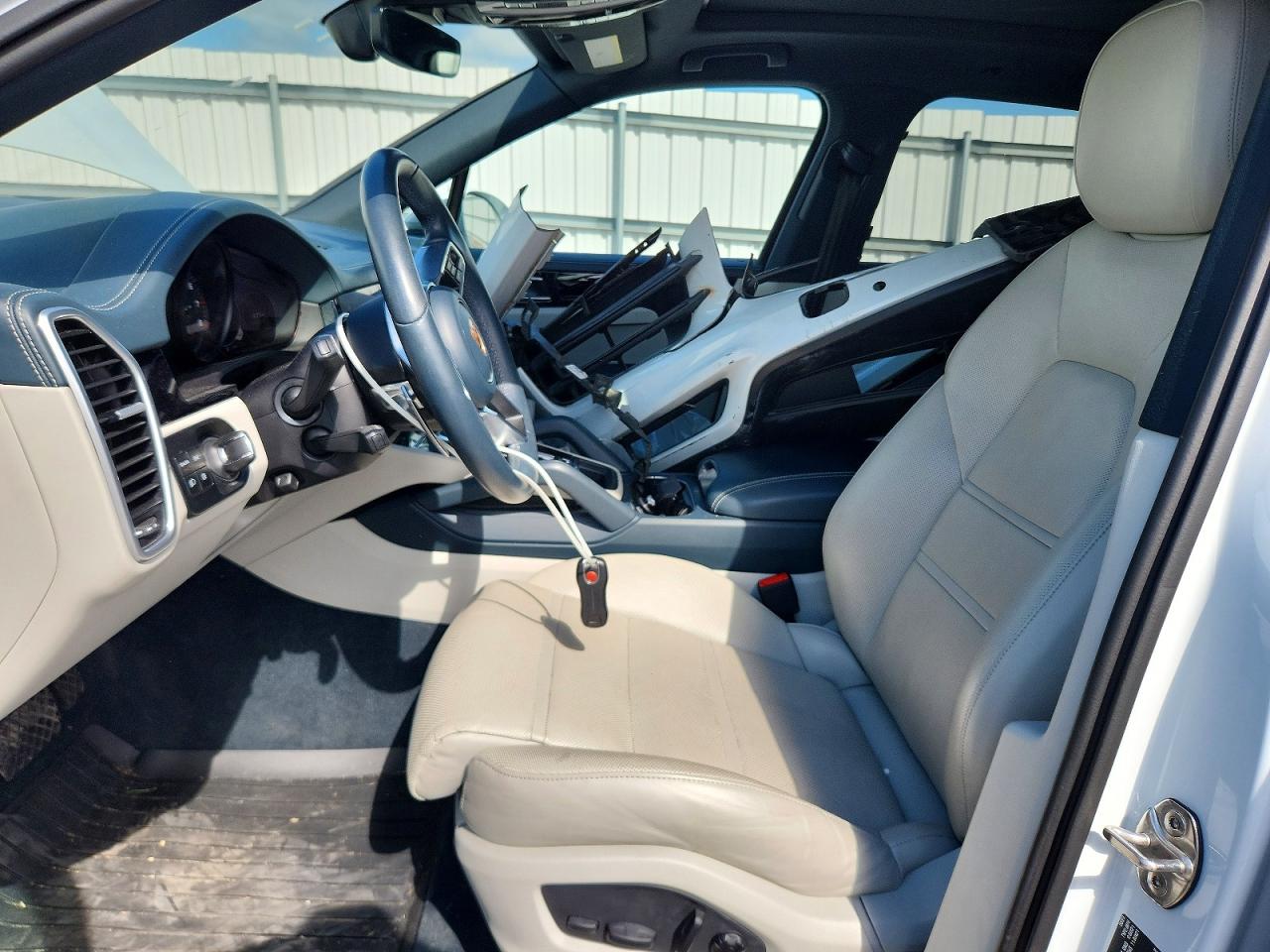 2023 PORSCHE CAYENNE