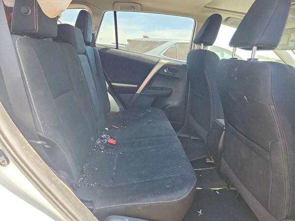 2015 TOYOTA RAV4 XLE (M Grade)