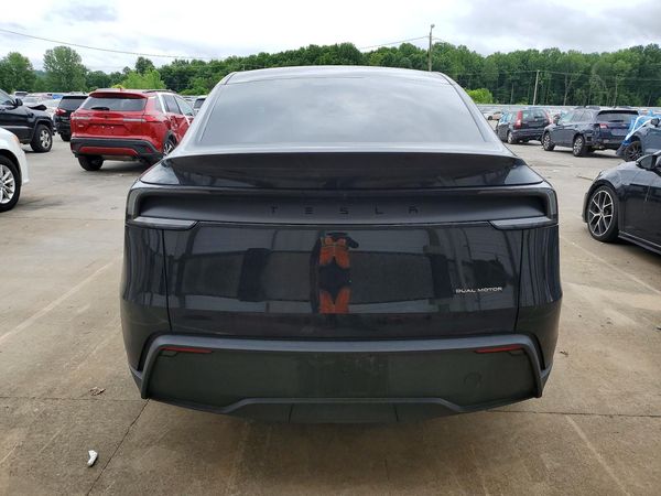 2026 TESLA MODEL Y