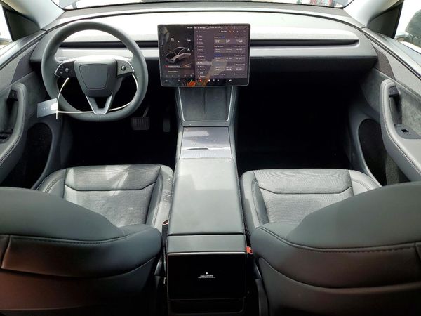 2026 TESLA MODEL Y