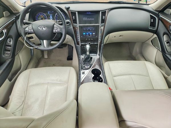 2017 INFINITI Q50
