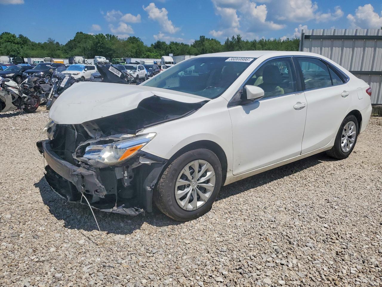 2016 TOYOTA CAMRY