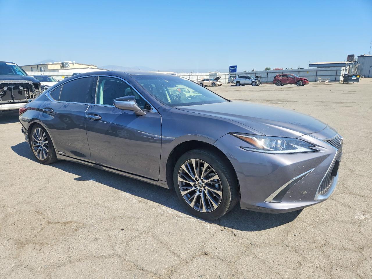 2021 LEXUS ES 300h Premium