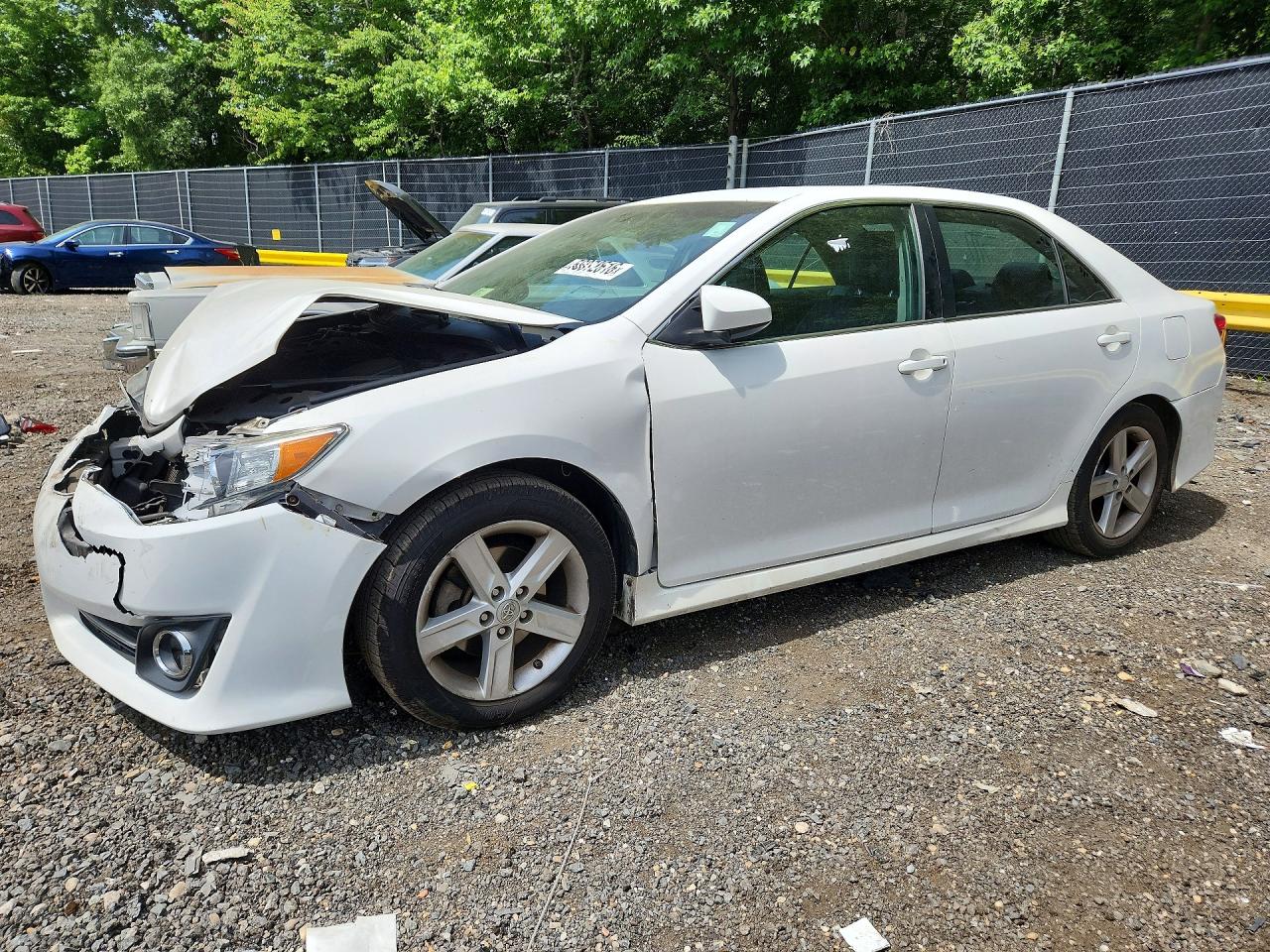 2014 TOYOTA CAMRY