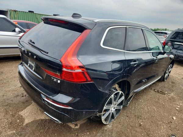 2021 VOLVO XC60