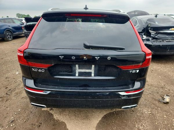2021 VOLVO XC60