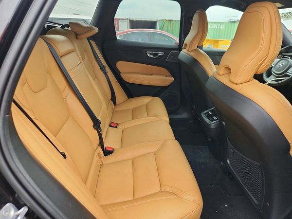 2021 VOLVO XC60