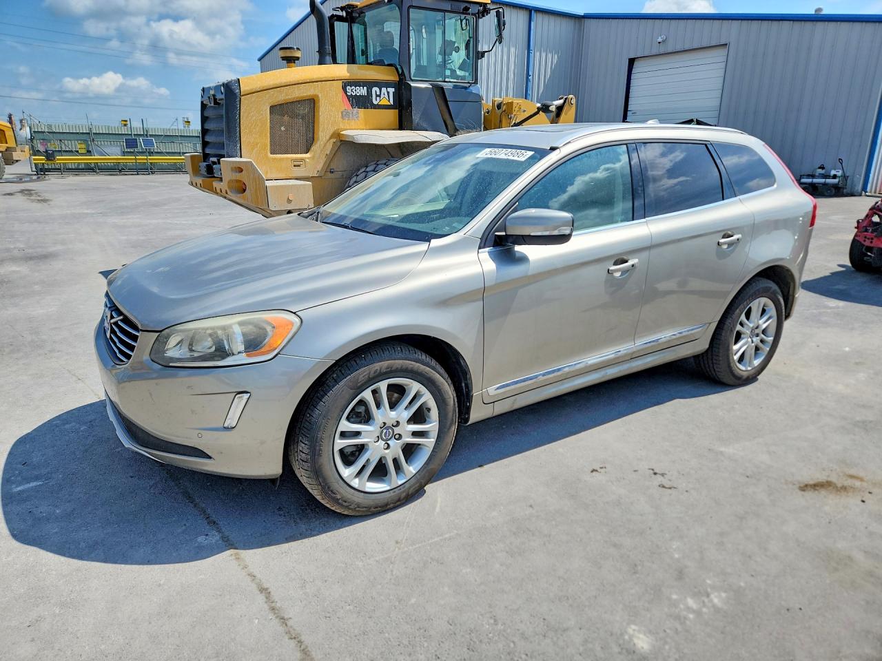 2015 VOLVO XC60 Premier (non R design)