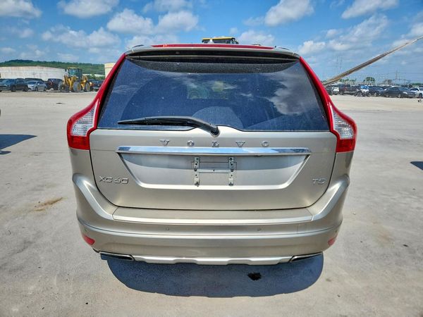 2015 VOLVO XC60 Premier (non R design)