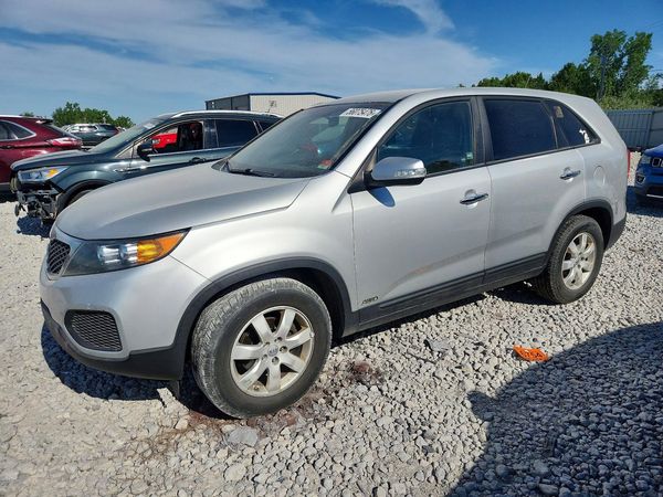 2013 KIA SORENTO Base / LX