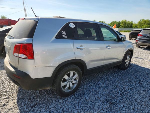 2013 KIA SORENTO Base / LX