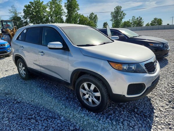 2013 KIA SORENTO Base / LX