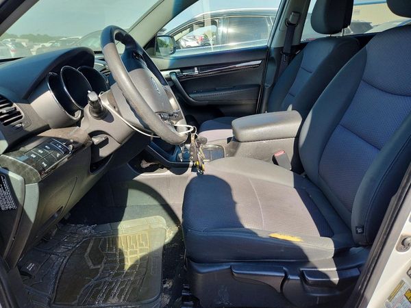 2013 KIA SORENTO Base / LX