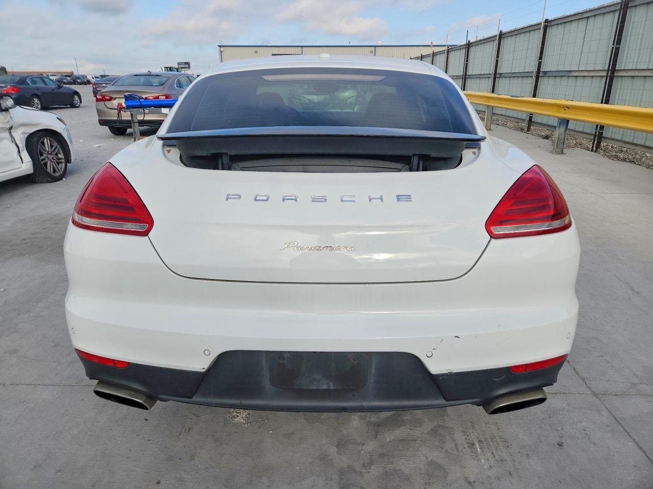 2016 PORSCHE PANAMERA Base (2WD), 4 (4WD)