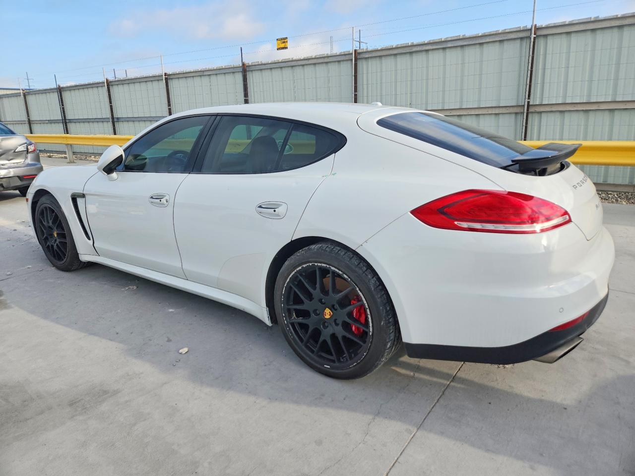 2016 PORSCHE PANAMERA Base (2WD), 4 (4WD)