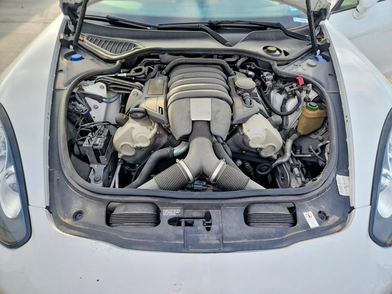 2016 PORSCHE PANAMERA Base (2WD), 4 (4WD)