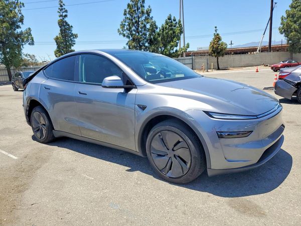 2026 TESLA MODEL Y