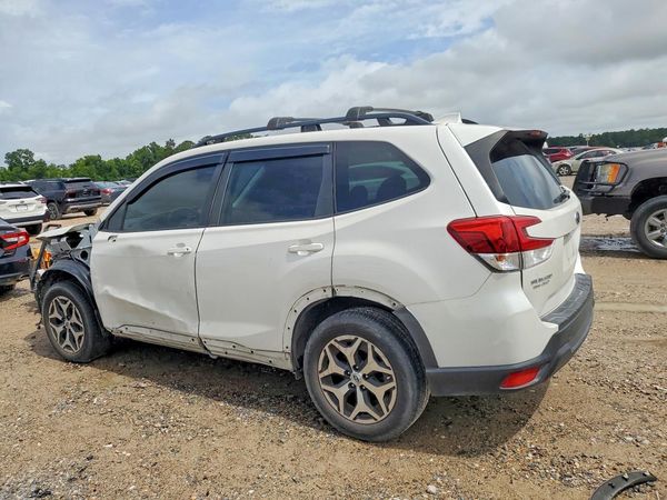 2022 SUBARU FORESTER