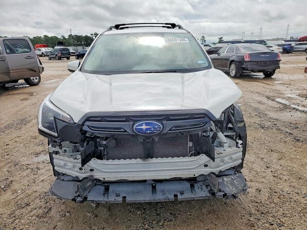 2022 SUBARU FORESTER