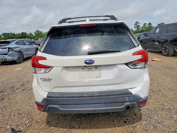 2022 SUBARU FORESTER