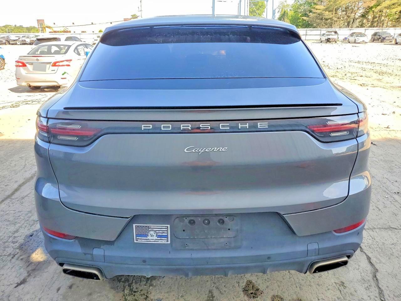2022 PORSCHE CAYENNE