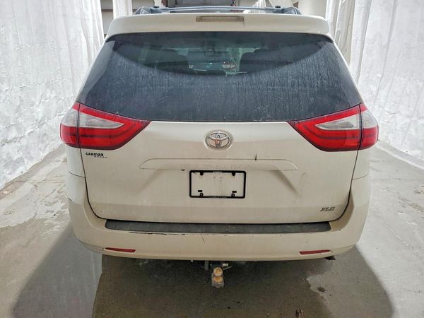 2015 TOYOTA SIENNA