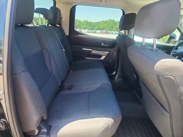2022 TOYOTA TUNDRA SR5