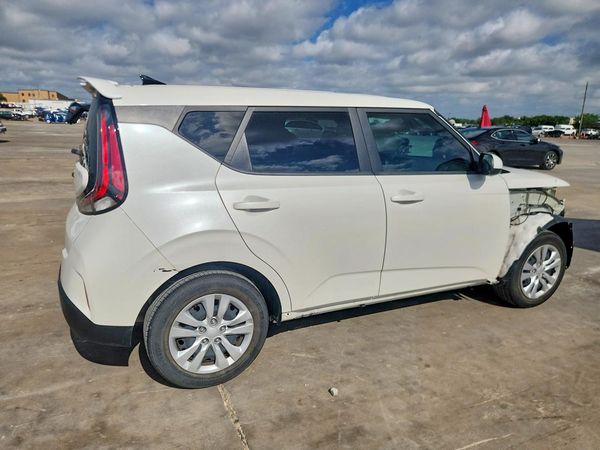 2023 KIA SOUL LX, S
