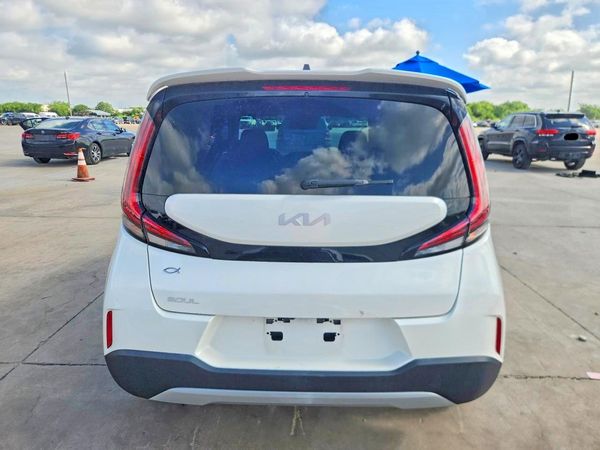 2023 KIA SOUL LX, S