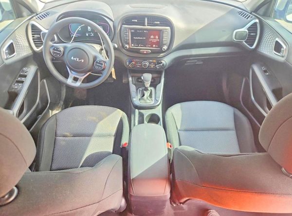 2023 KIA SOUL LX, S