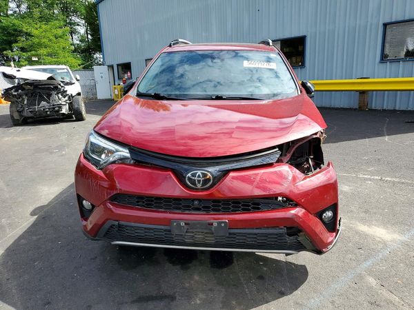 2018 TOYOTA RAV4 SE