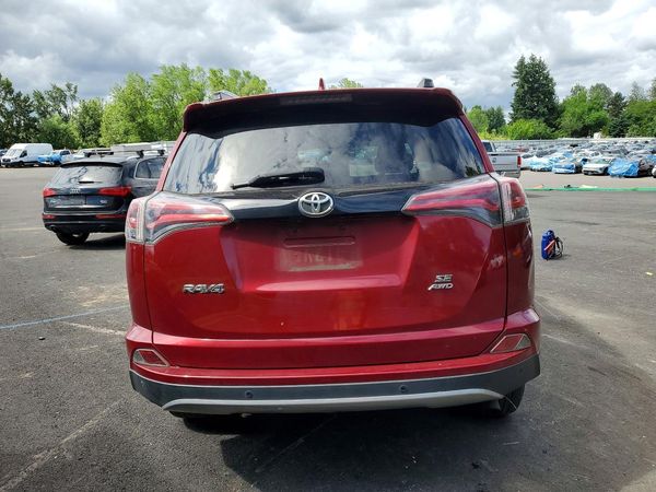 2018 TOYOTA RAV4 SE