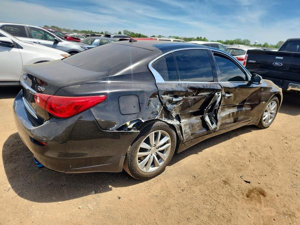 2015 INFINITI Q50