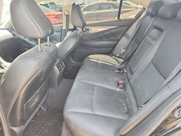 2015 INFINITI Q50