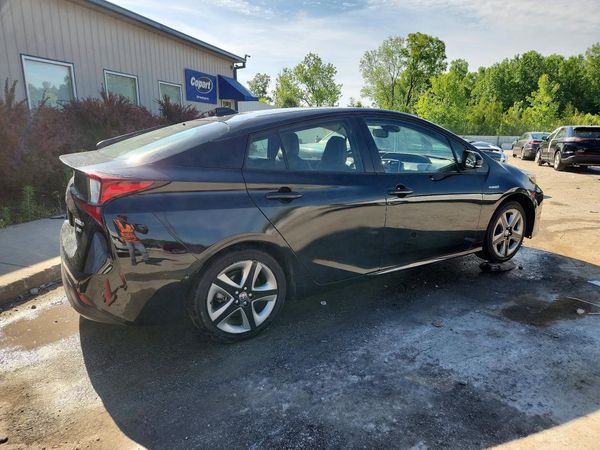 2021 TOYOTA PRIUS