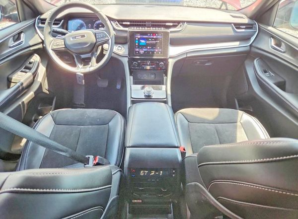 2024 JEEP GRAND CHEROKEE L LAREDO 4X4