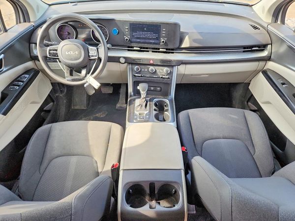 2023 KIA CARNIVAL LX, LX Seat Package