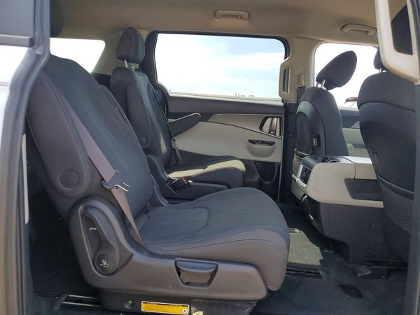 2023 KIA CARNIVAL LX, LX Seat Package