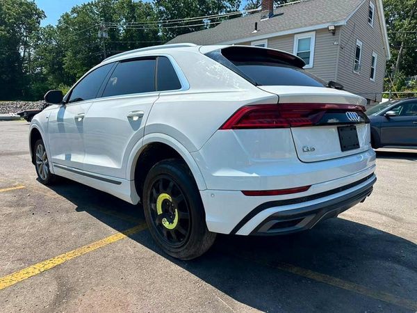 2023 AUDI Q8
