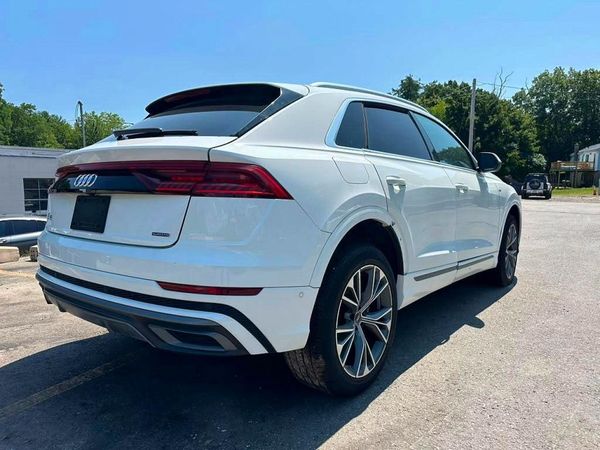 2023 AUDI Q8