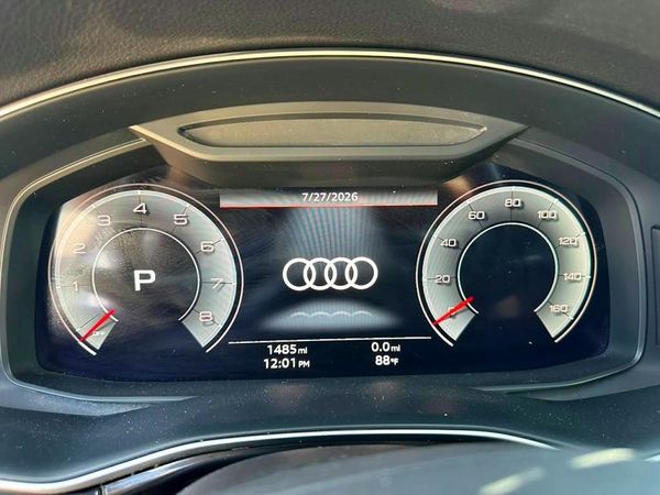 2023 AUDI Q8