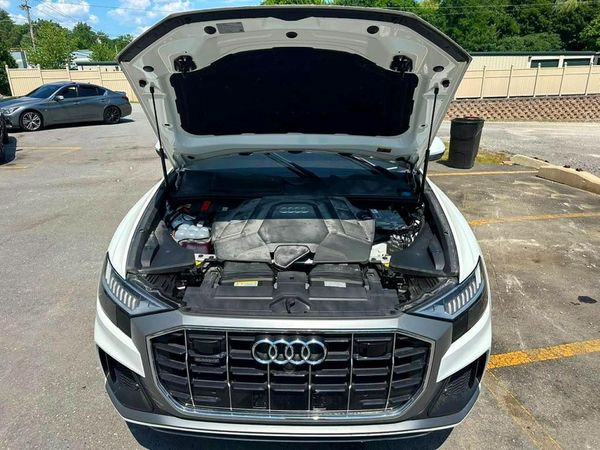 2023 AUDI Q8