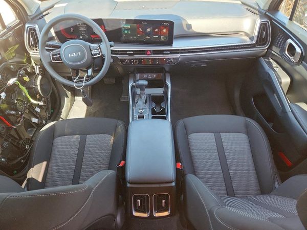 2025 KIA SORENTO LX