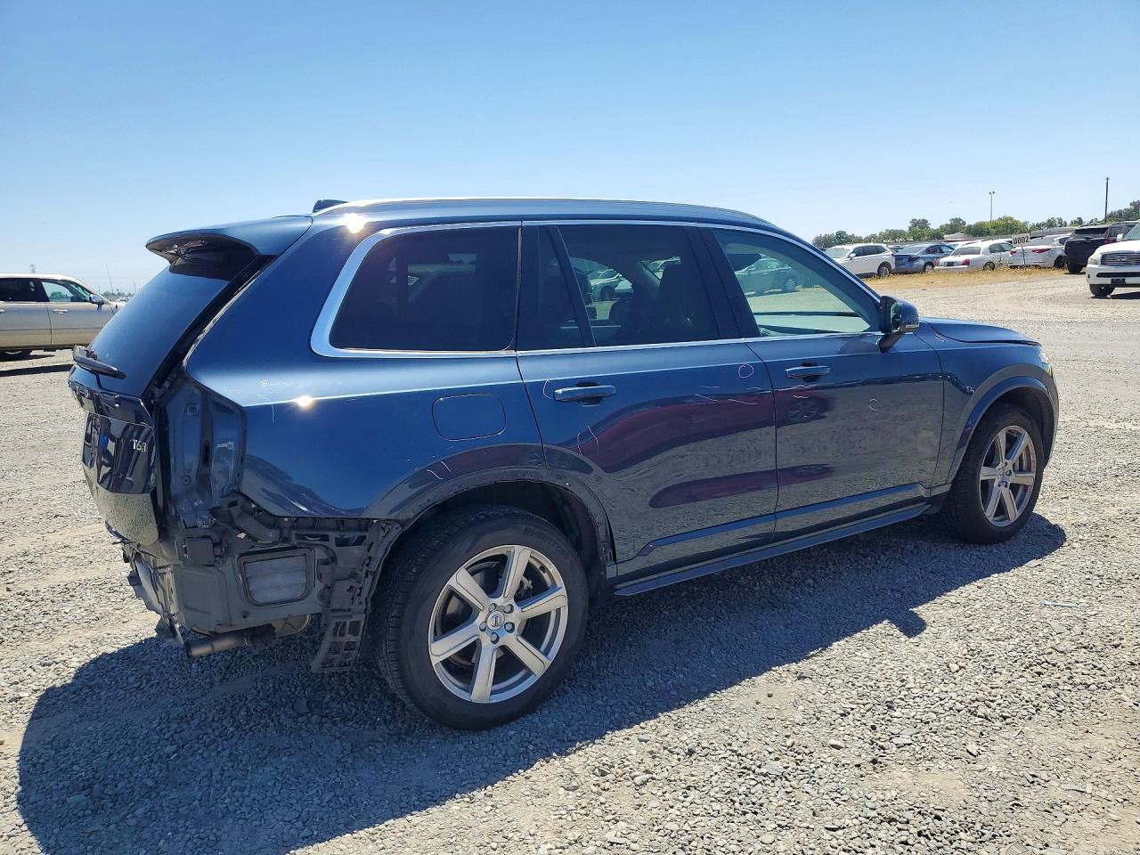 2020 VOLVO XC90 Momentum