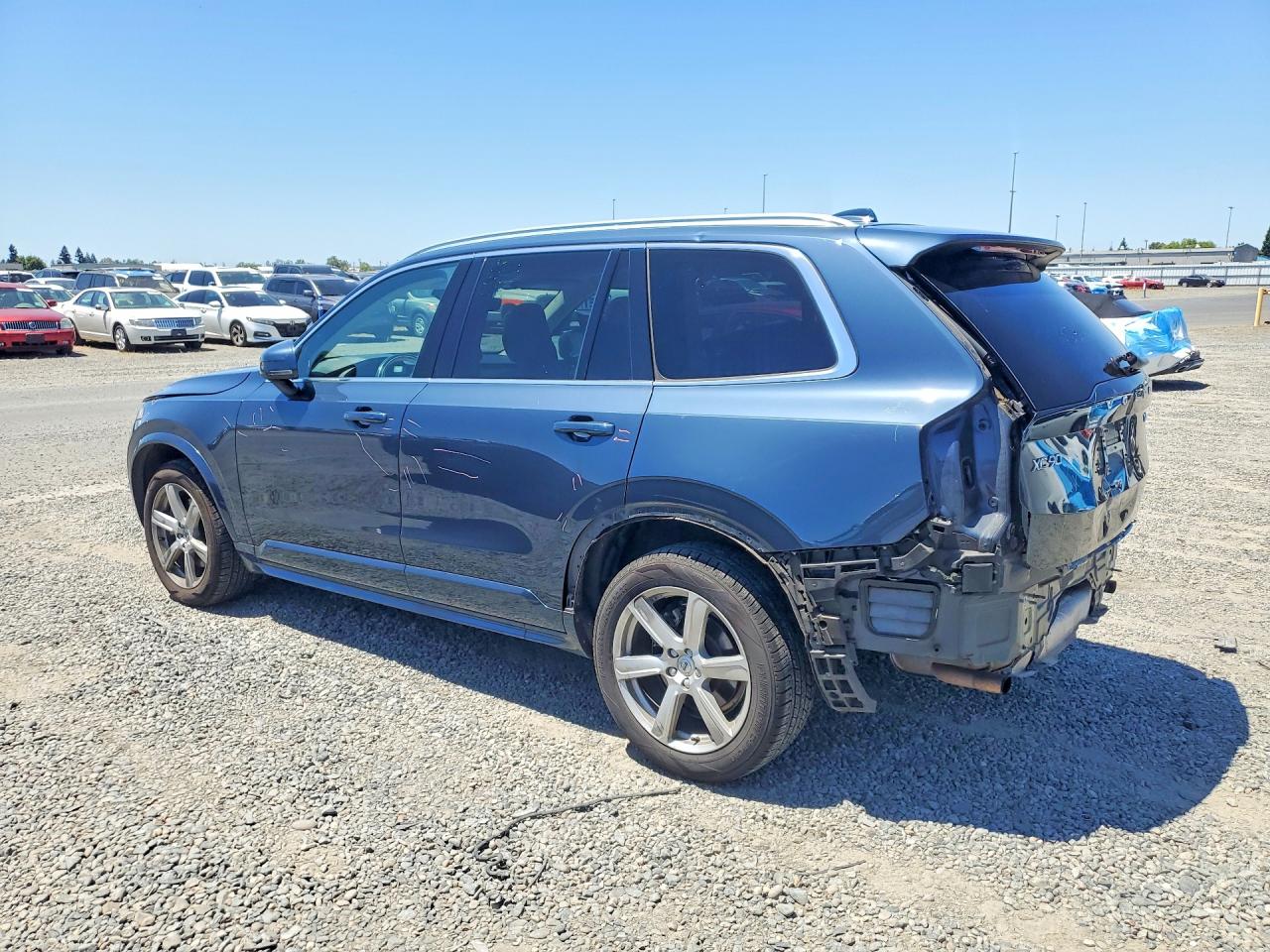 2020 VOLVO XC90 Momentum