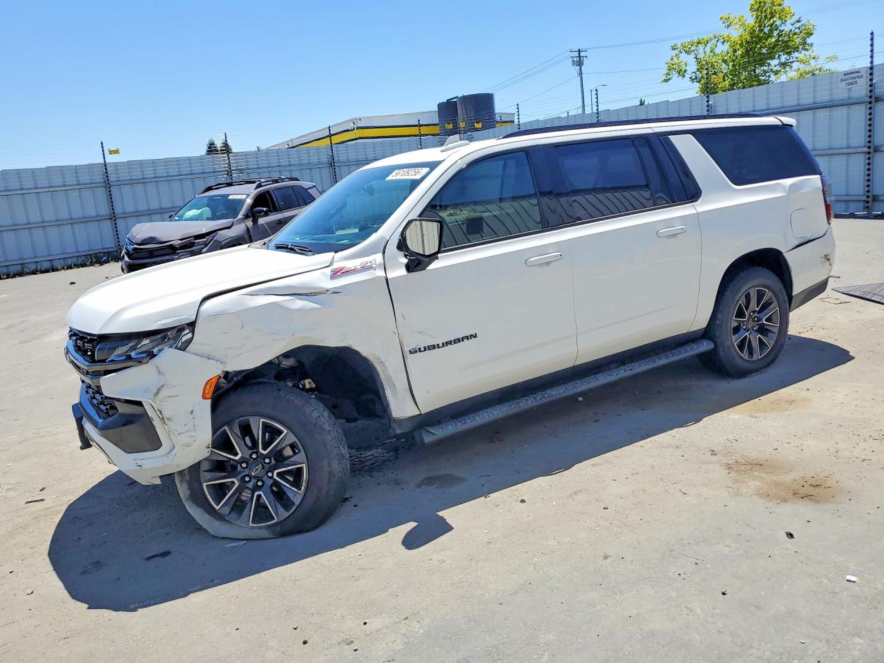 2021 CHEVROLET SUBURBAN Z71 — Front 3/4