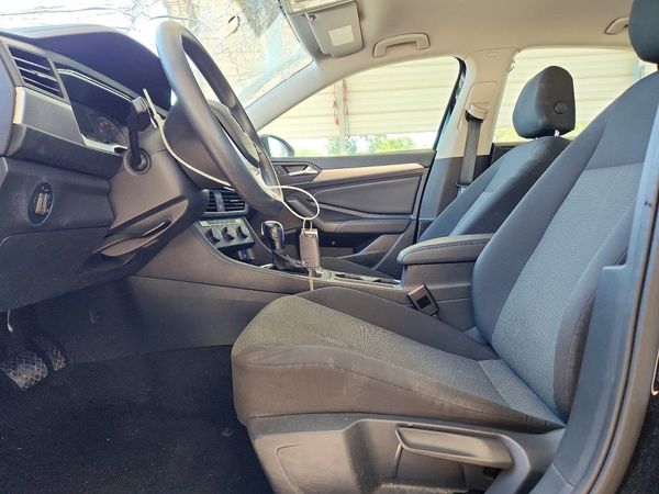 2019 VOLKSWAGEN JETTA S, SE, R-Line