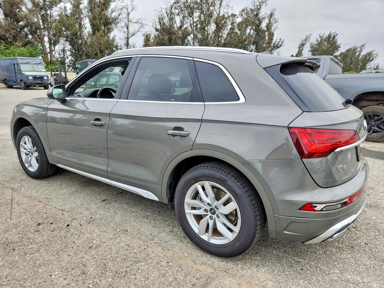 2023 AUDI Q5 S Line quattro Premium