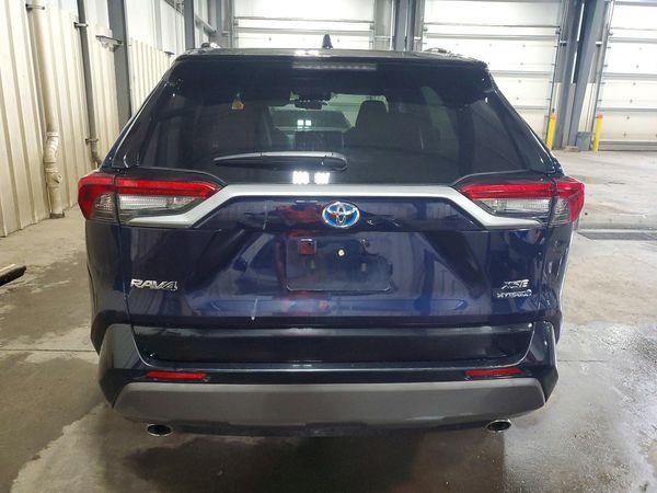 2019 TOYOTA RAV4 XSE HV 4WD
