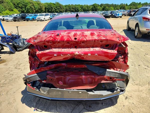 2024 HYUNDAI ELANTRA